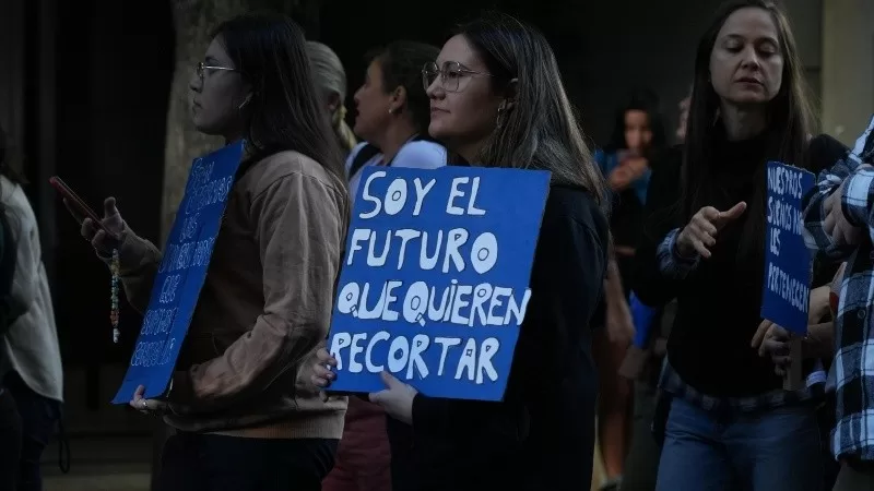 Estudiantes de la UNR realizarán asambleas para definir tomas de facultades en reclamo por el financiamiento universitario