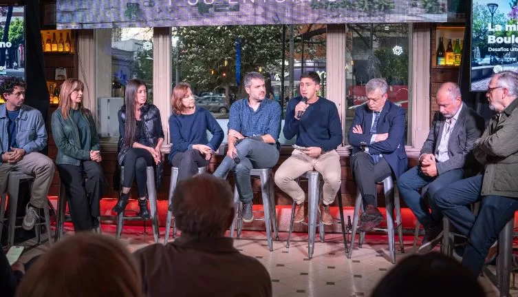 Con la mirada puesta en Boulevard, especialistas y vecinos dialogaron sobre los desafíos que plantea el crecimiento de la vía y de su entorno