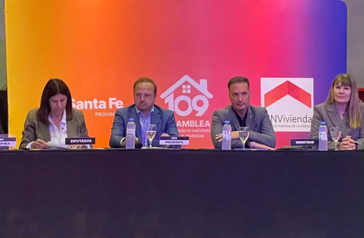 Enrico: “Las provincias sostienen hoy la única política pública de vivienda que hay en el país”