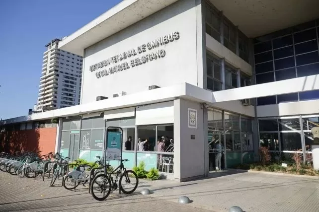 Refuerzan la seguridad en la Terminal de Ómnibus: licitan un servicio de vigilancia privada por casi $300 millones