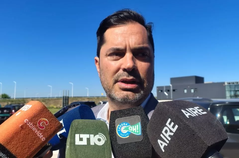 El ministro de Trabajo analizó la crisis en frigoríficos y transporte