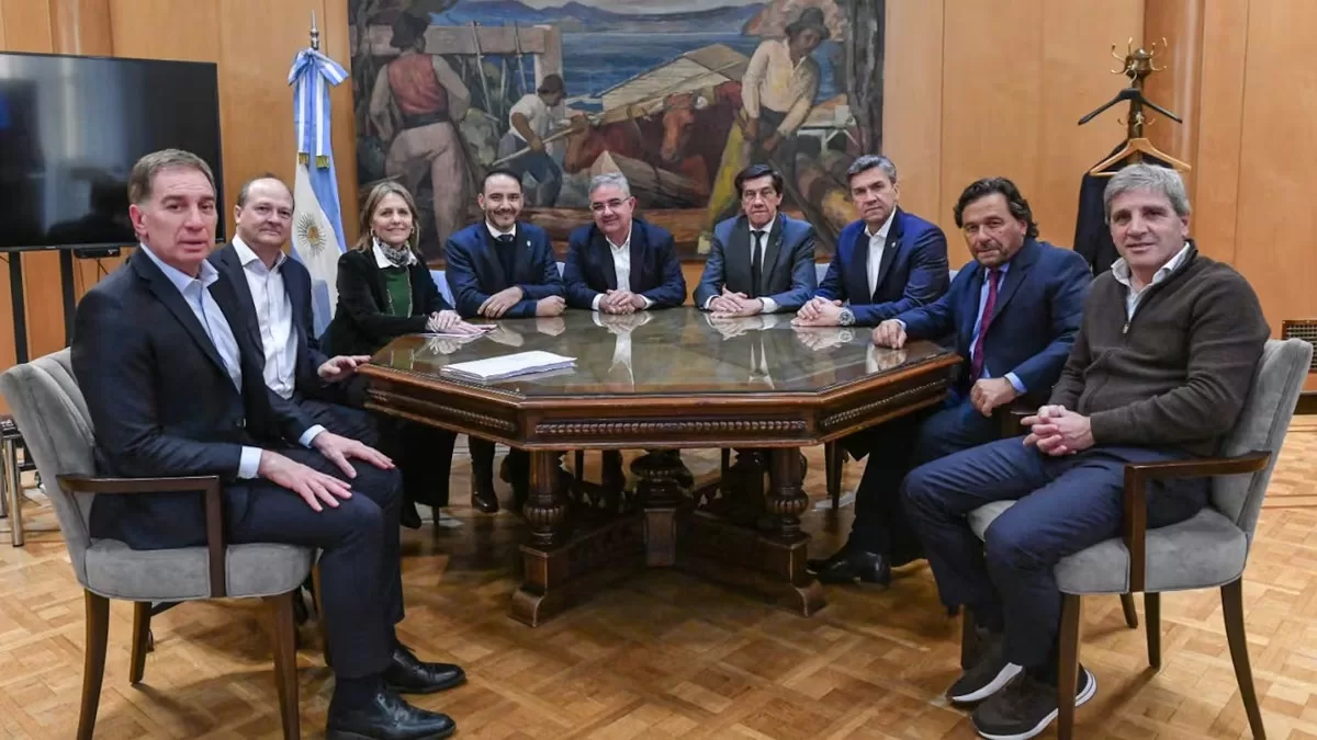 Santilli retoma negociaciones con gobernadores por la ley de Presupuesto, reforma electoral y Malvinas