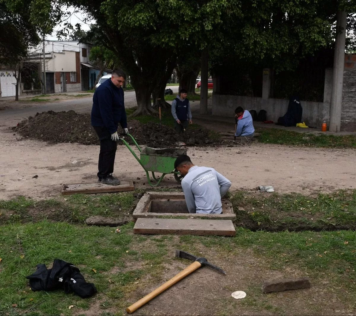 Poletti supervisó las tareas del Plan de Zanjeo en barrio San Martín y El Tránsito
