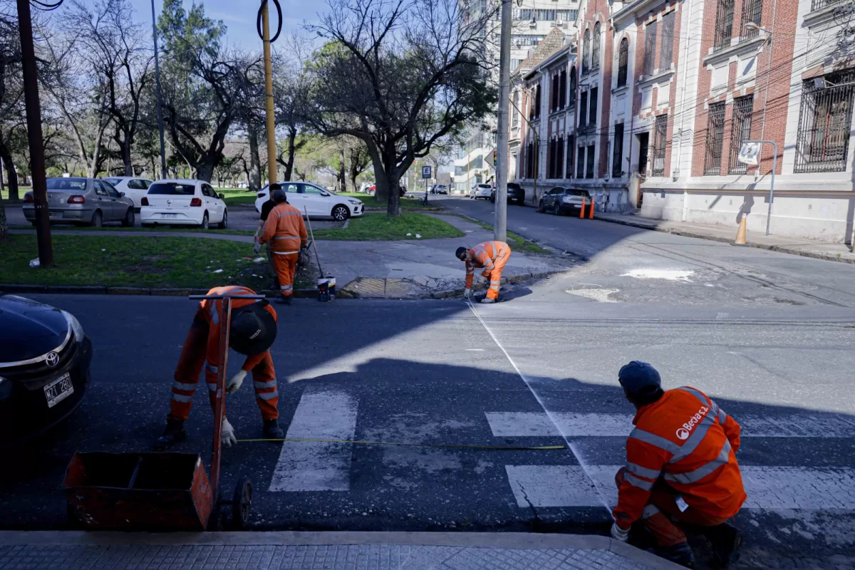 La Municipalidad avanza en la demarcación de sendas peatonales
