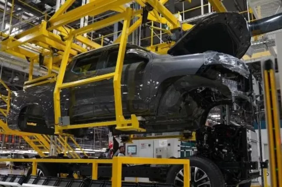 La actividad industrial cayó en agosto y acumula un descenso del 3% en lo que va de 2026
