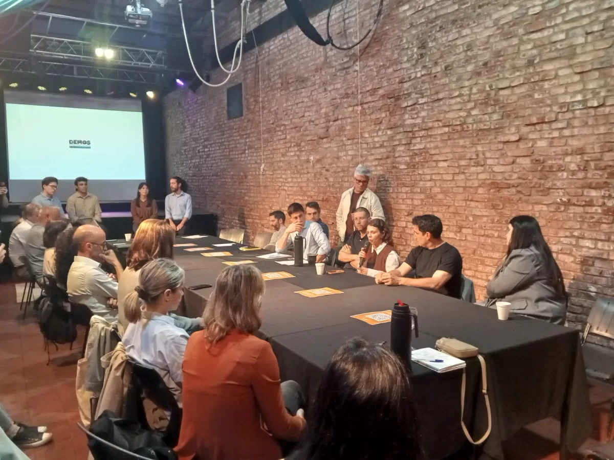 Radiografía laboral: 2 de cada 3 jóvenes que trabajan lo hacen en la informalidad y los ingresos no alcanzan para independizarse