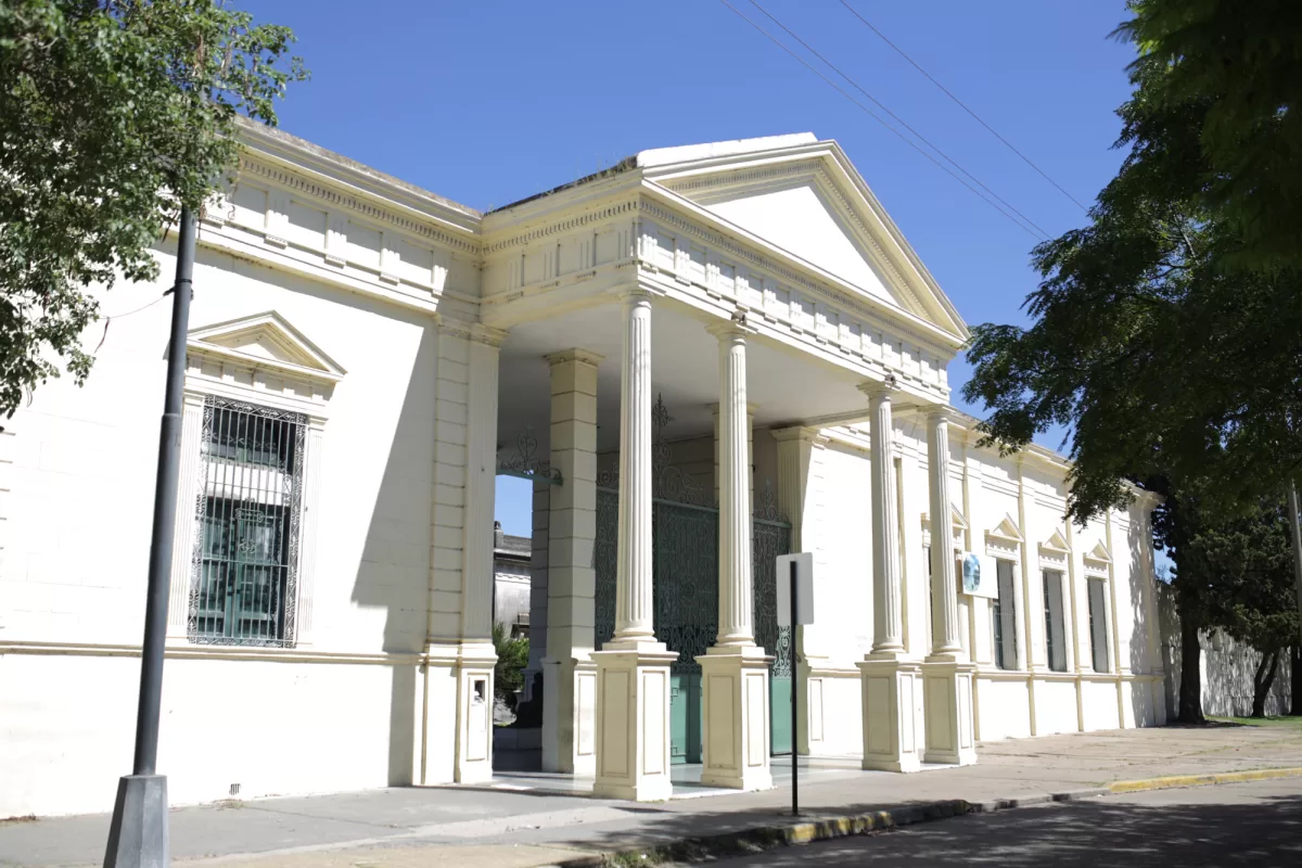 Desde el 1 de octubre, el Cementerio Municipal modifica sus horarios de visita y servicios