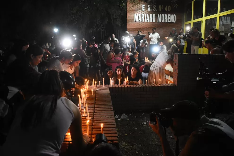 A seis meses del ataque, secuestraron un arma tras la publicación de una foto de un alumno de la Mariano Moreno