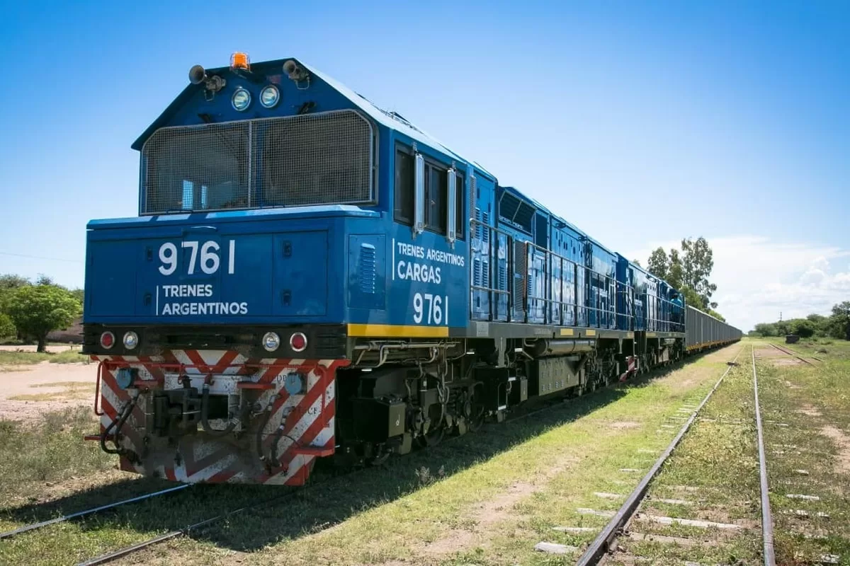 Cuatro adolescentes fueron aprehendidos tras trepar a un tren en marcha en Santa Fe