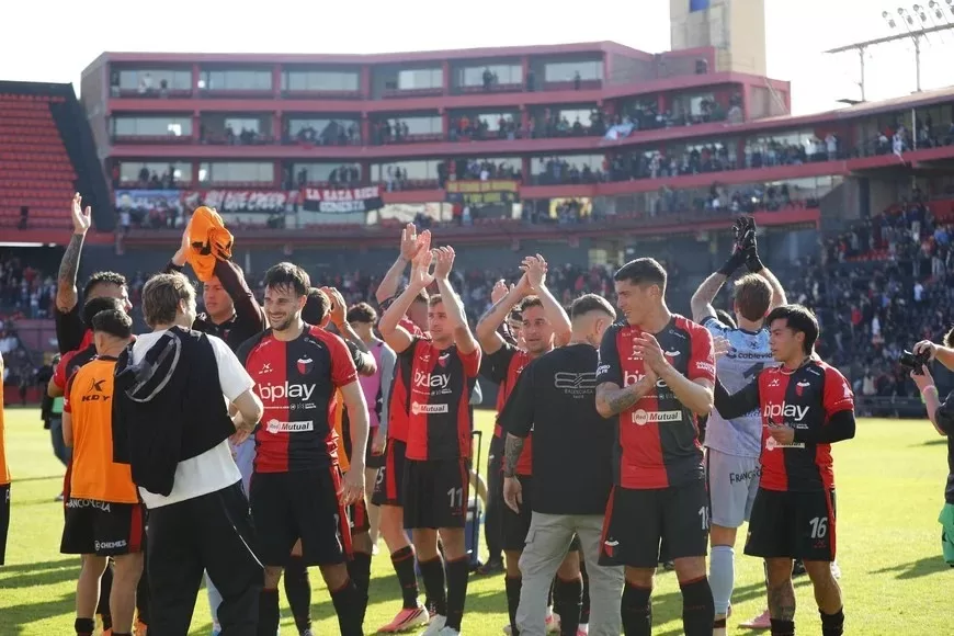 Colón jugó bien y logró un triunfazo ante Estudiantes (BA)