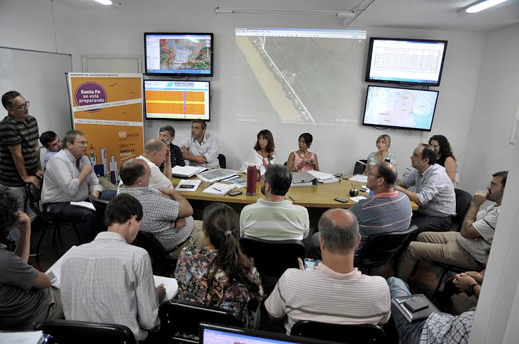Crecida del Paraná: el Intendente encabezó la reunión del Centro de Operaciones