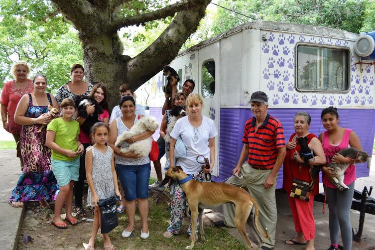 La Unidad Veterinaria Móvil atiende en el Obrador Municipal Nº 2