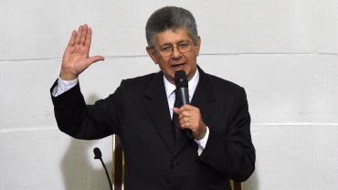 El opositor Henry Ramos Allup asumió como presidente de la Asamblea Nacional de Venezuela