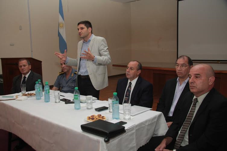 Pullaro encabezó una reunión con las máximas autoridades de la Policía de la provincia