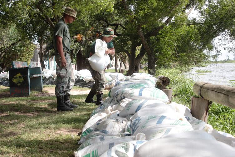Crecida del Río Salado - Defensas
