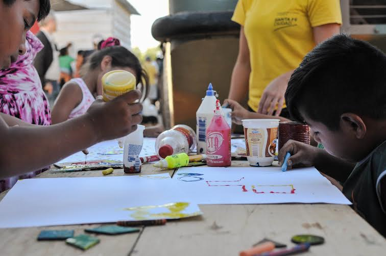 Crecida del Paraná: el Municipio suma actividades para niños y jóvenes alojados en los refugios