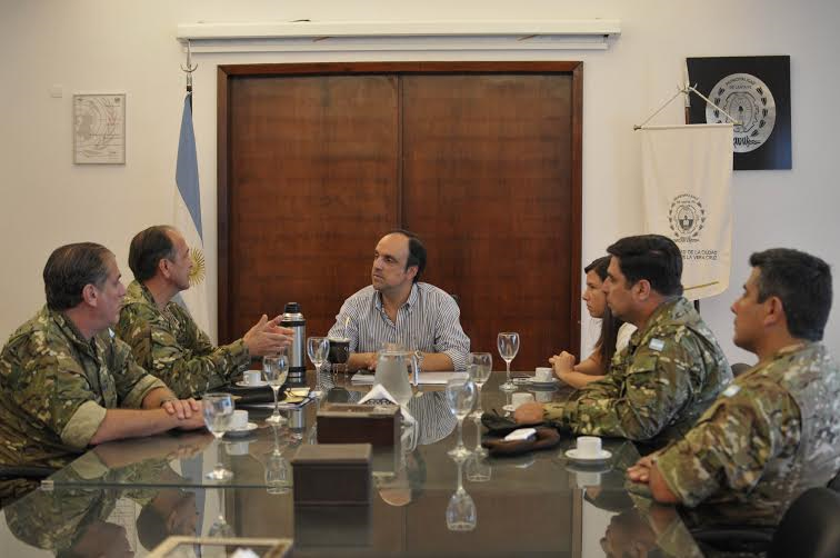 Crecida del Paraná: el Ejército puso su logística a disposición del Municipio