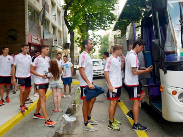 EL PLANTEL DE NEWELLS SE INSTALÓ EN MAR DEL PLATA PARA CONTINUAR SU PREPARACIÓN