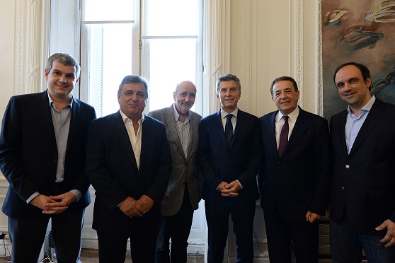 Corral y Macri se reunieron con el secretario general de la Internacional Socialista