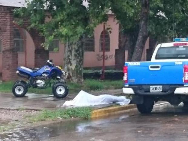 Un adolescente murió tras caer de su cuatriciclo en medio de una tormenta en San Lorenzo