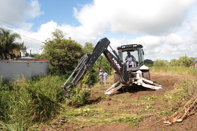El Municipio intensifica la limpieza de los desagües troncales