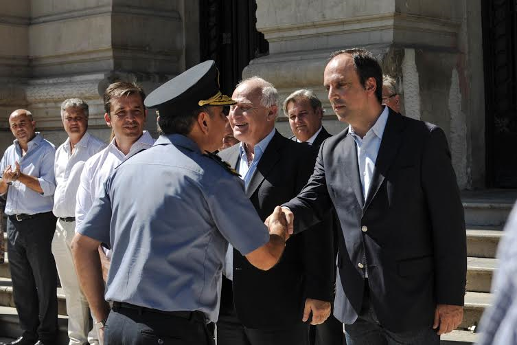 Entregaron nuevos móviles para patrullar las calles de Santa Fe