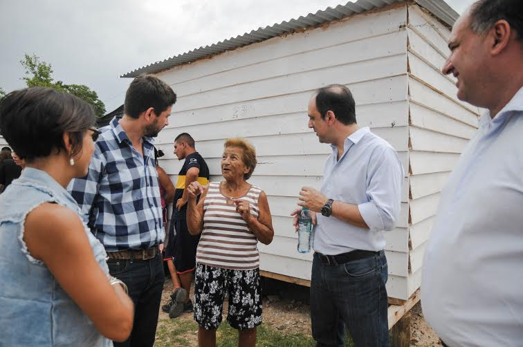 Viviendas de emergencia: estudian la experiencia de Santa Fe para replicar en otras ciudades