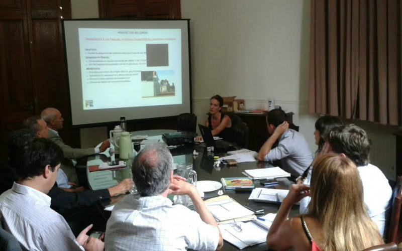Funcionarios de la Subsecretaría de Energía Renovables entregaron manuales a los coordinadores regionales