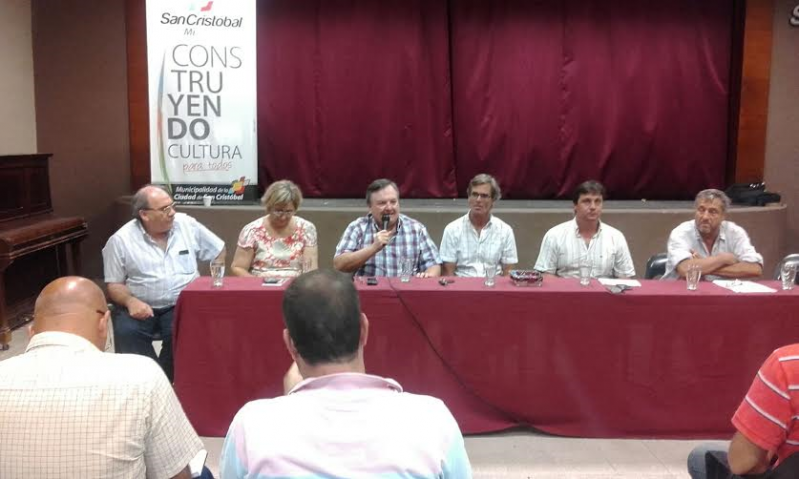 Importante reunión de autoridades de la DPV con Intendentes y Ptes. Comunales del Dpto. San Cristóbal