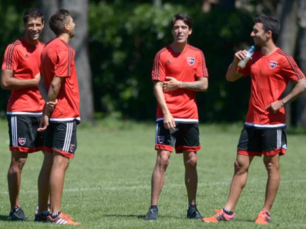 NEWELLS, SIN CONFIRMACIÓN Y CON DOS DUDAS EN EL ARMADO DEL EQUIPO