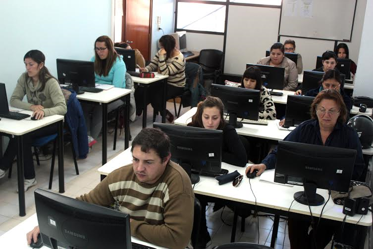 Variada oferta educativa del IFEE para el ciclo lectivo 2016