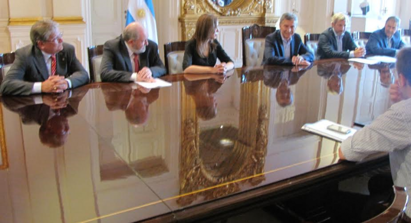 Presidido por el presidente Macri, Fascendini junto a otros mandatarios provinciales firmo  un importante Tratado