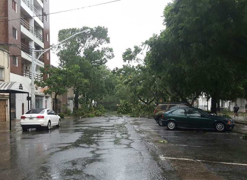 Temporal en Santa Fe - Boulevard Pellegrini y 1 de Mayo