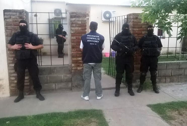 Policía antinarcóticos - Allanamientos