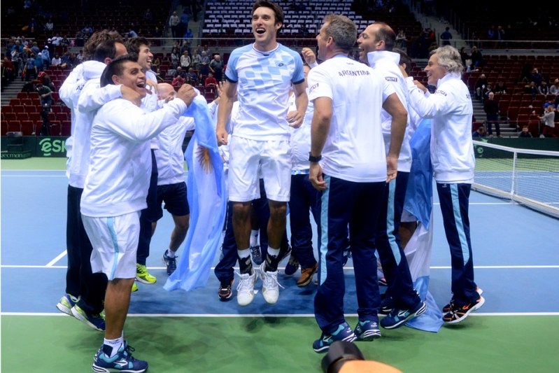COPA DAVIS: ARGENTINA LE GANÓ A POLONIA