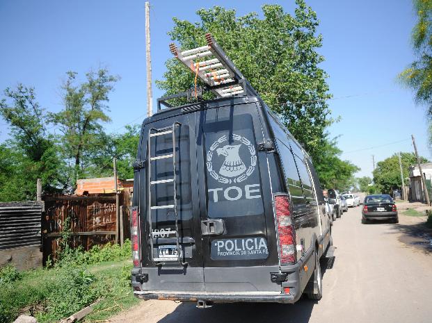 Ocho detenidos y secuestro de armas de fuego en un megaoperativo en la localidad de Pérez 