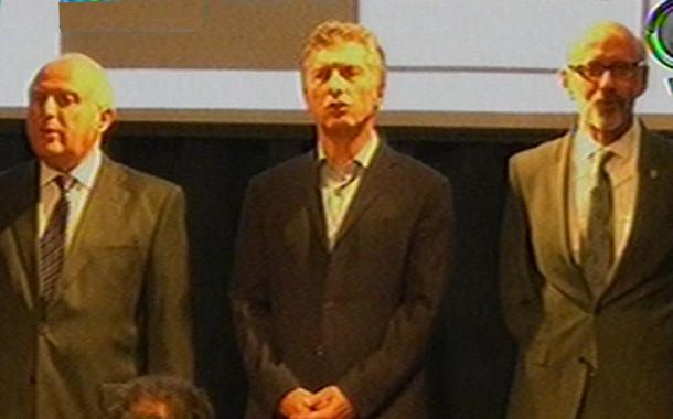 Mauricio Macri ya está en la Facultad de Derecho donde inaugura el ciclo lectivo de la UNR