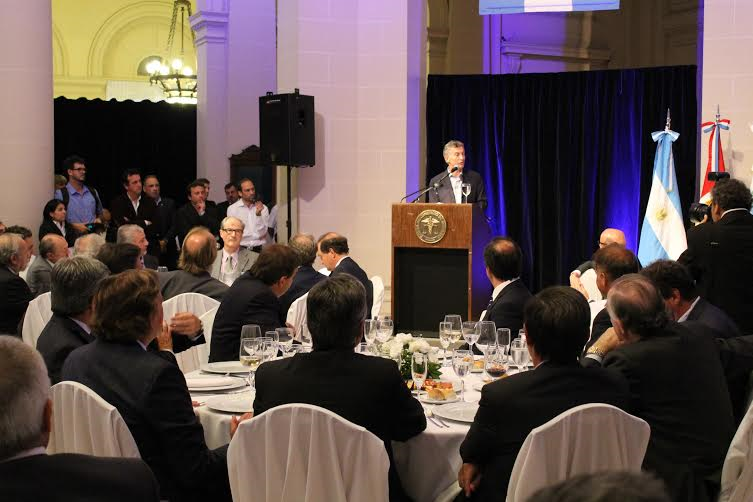 El intendente compartió un almuerzo de trabajo con el presidente de la Nación y empresarios de la provincia