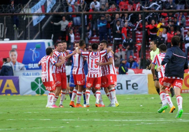 Unión festejo - Clásico - Foto Hugo Pascucci