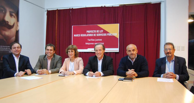Augsburger y Giustiniani piden dejar sin efecto el aumento de la tarifa de la Epe