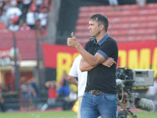 PULGAR HACIA ARRIBA PARA UN CENTRAL PUNTERO DOMÉSTICO Y CERCA DE OCTAVOS EN LA COPA