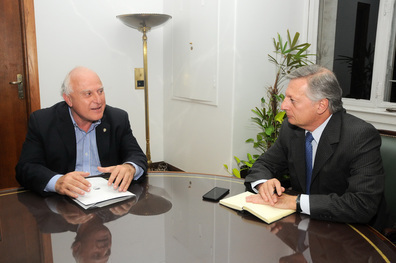 Miguel Lifschitz propuso desdoblar el pago del incremento de la luz