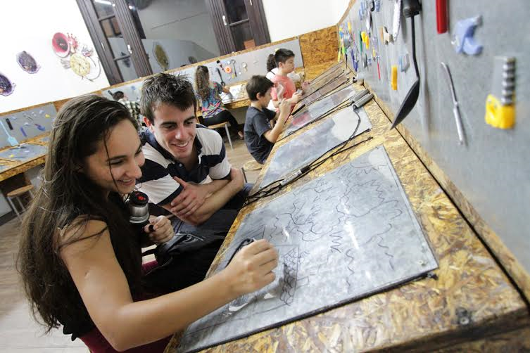 De Quino a Bernasconi: “La Fábrica de Fantasías” abrió sus puertas en la Estación Belgrano