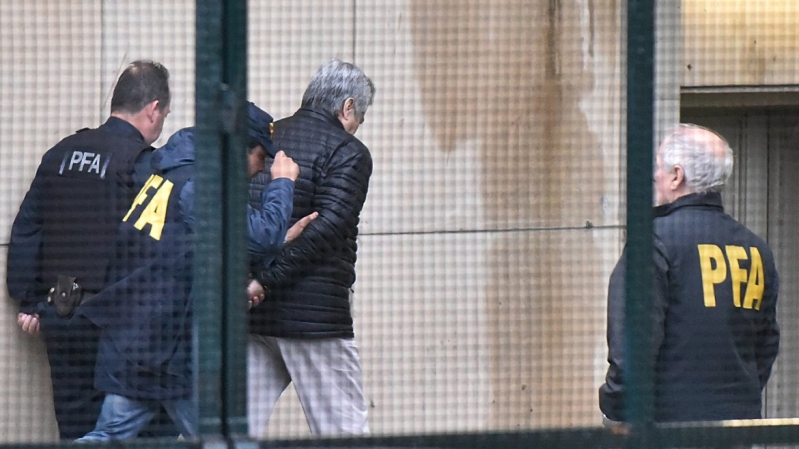 Lázaro Báez llegó a Comodoro Py para declarar ante el juez Casanello