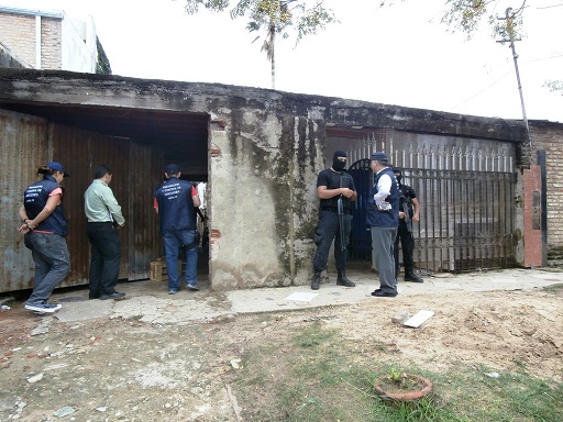 Personal antinarcóticos secuestró drogas en barrio Centenario 