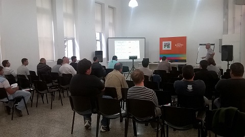 Capacitan a trabajadores municipales y comunales para la prestación de servicios públicos 