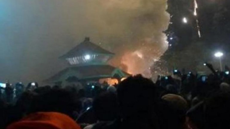 Tragedia en India: asciende a 102 el número de muertos por el incendio de un templo