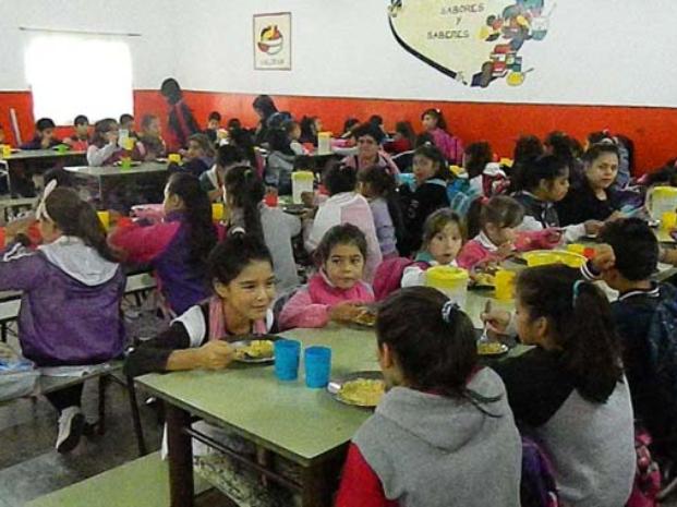 Ya creció un 20 por ciento la cantidad de chicos que almuerzan en la escuela