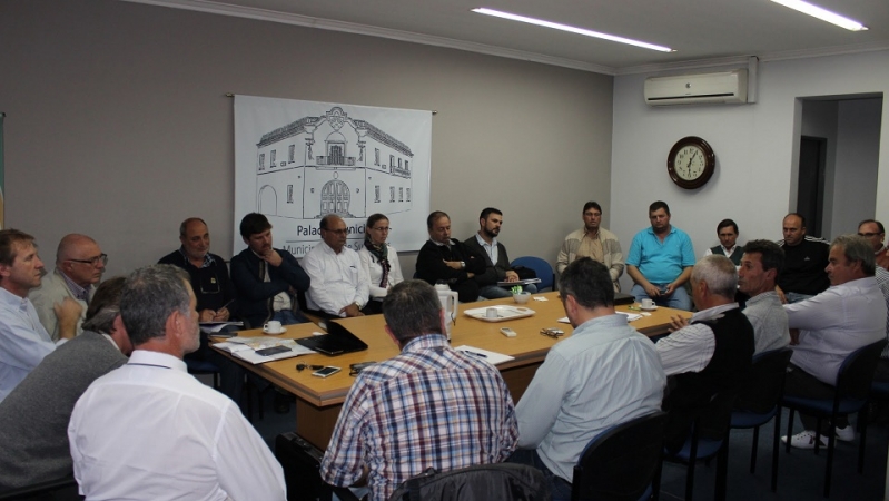 Abordaron la situación hídrica del departamento Castellanos