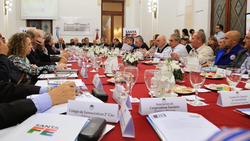 Lifschitz encabezó la primera reunión del Consejo Económico y Social 